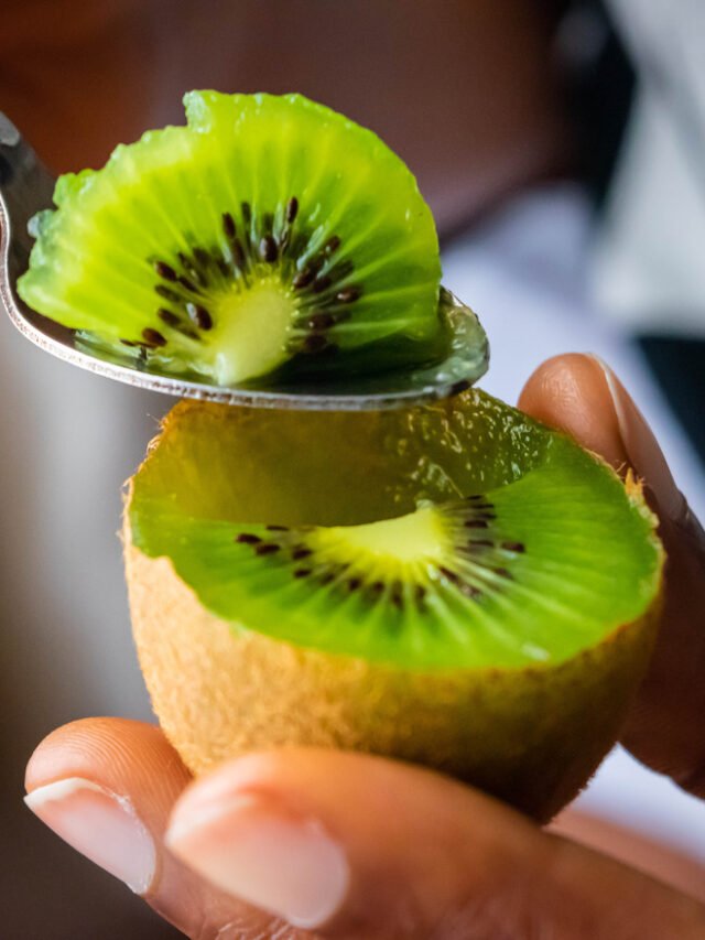 scooping-kiwi-close-up